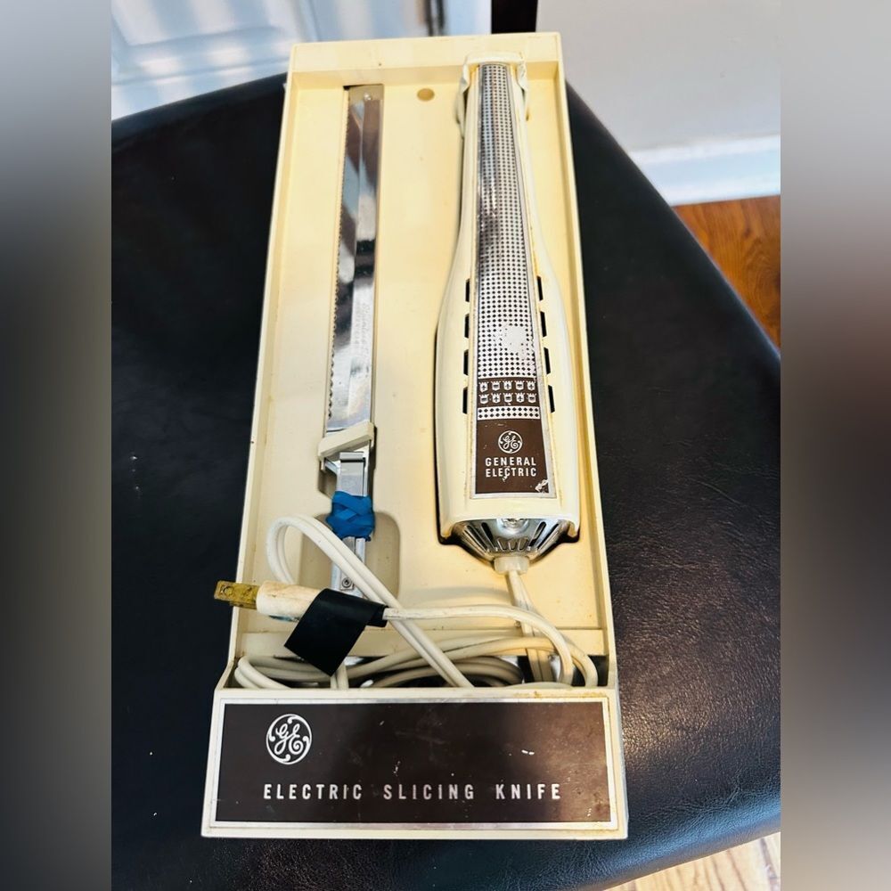 General Electric Vintage Turkey Slicing Carving Knife (works)